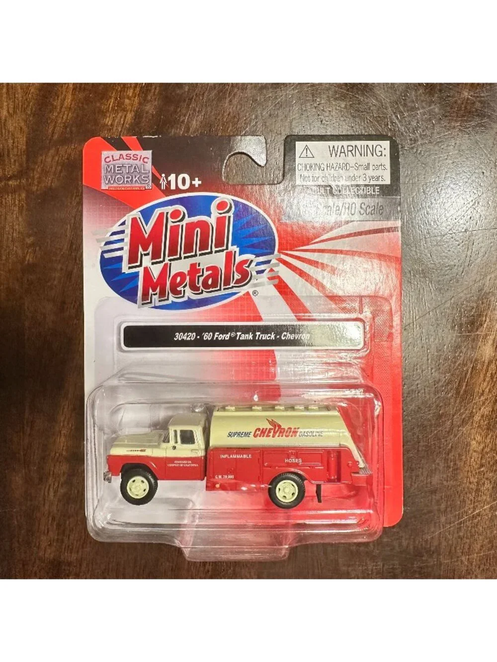 Classic Metal Works Mini Metals 60 Ford Tank Truck Chevron Die-Cast 1/87 HO Scal